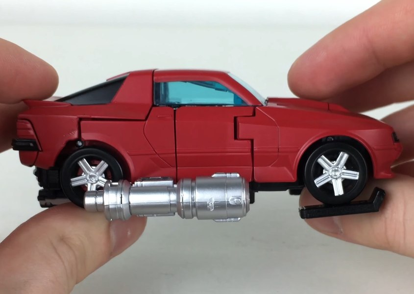 Transformers Earthrise Cliffjumper Video Review And Images 20 (20 of 24)